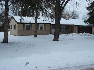 2619 Bobolink Dr, Cedarburg, WI 53012