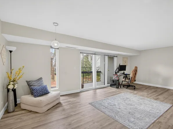 1461 Pawtucket Blvd #4-8, Lowell, MA 01854