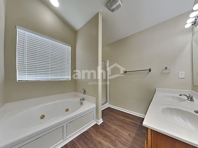 2021 Moss Creek Dr — Photo 10