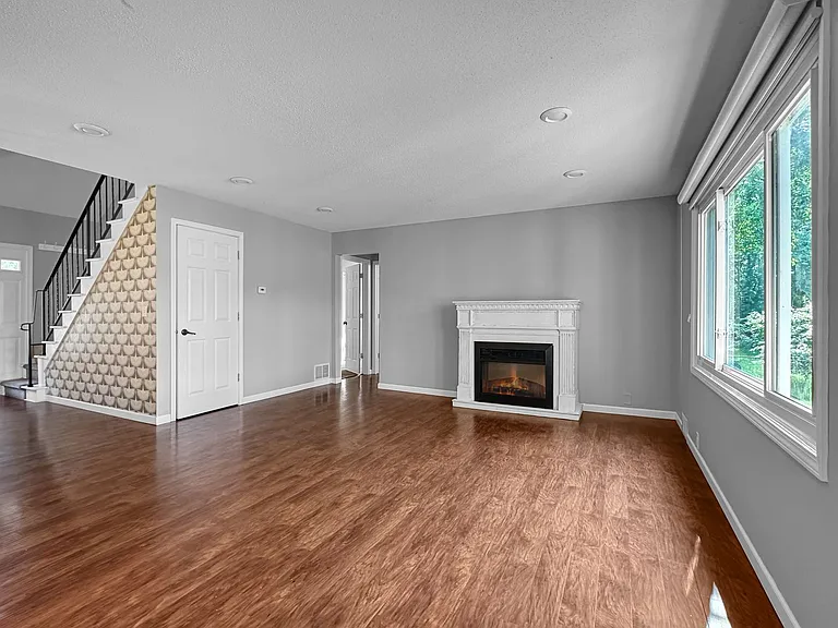 2814 Woodridge Ln — Photo 6