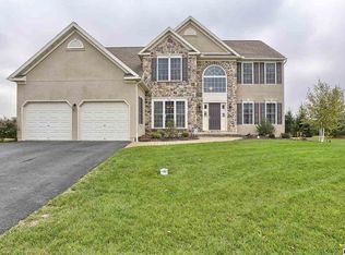 32 Ladderback Ln, Palmyra, PA 17078