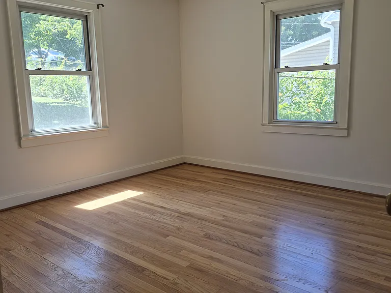 719 Oakland St — Photo 5