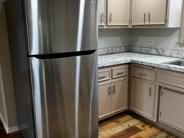 4644 153rd St APT 2W, Oak Forest, IL 60452
