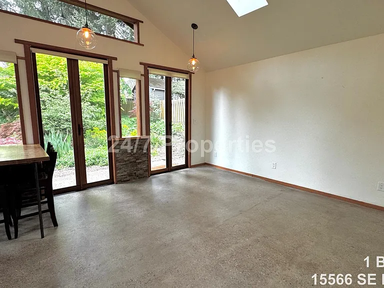 15566 SE Lark Ave — Photo 3