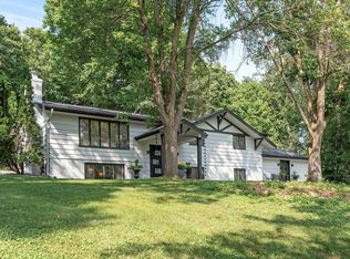 17046 Chiltern Hills Rd, Minnetonka, MN 55345