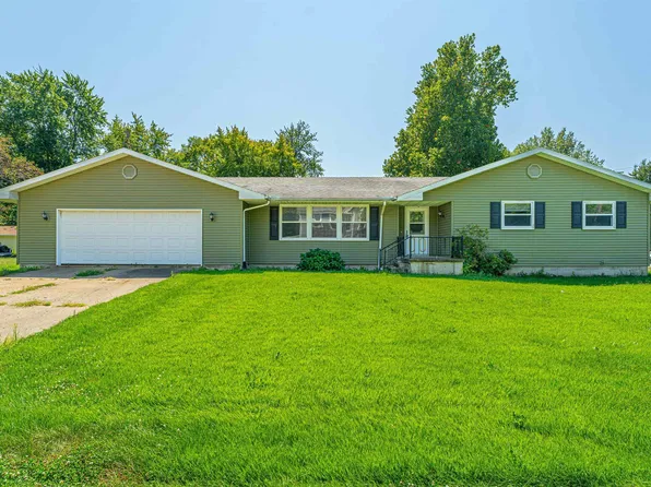 109 W Promenade St, Easton, IL 62633