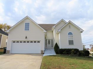 1600 Hedgewood Rd, Clarksville, TN 37042