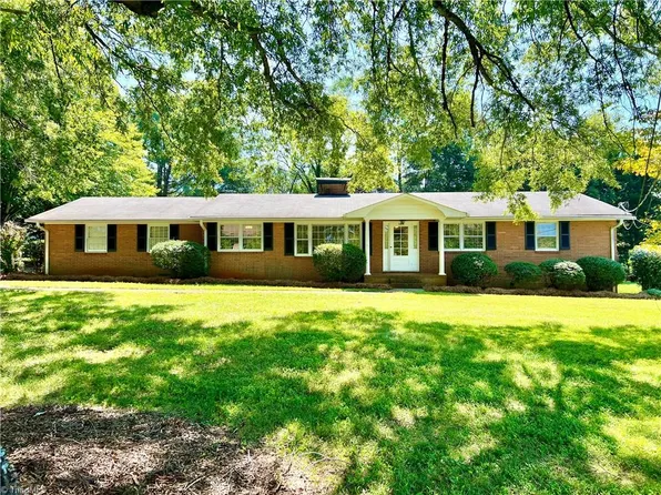 3851 Clemmons Rd, Clemmons, NC 27012