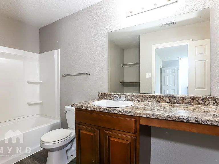 203 Palm St — Photo 12