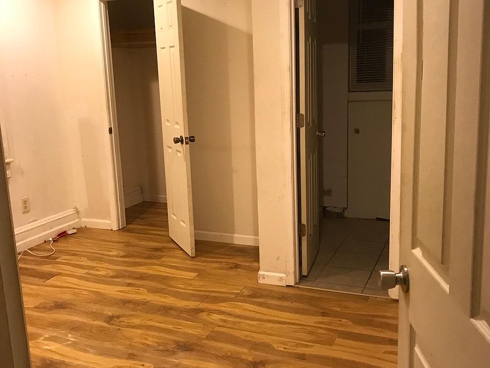 2nd image of 838 W 41st St