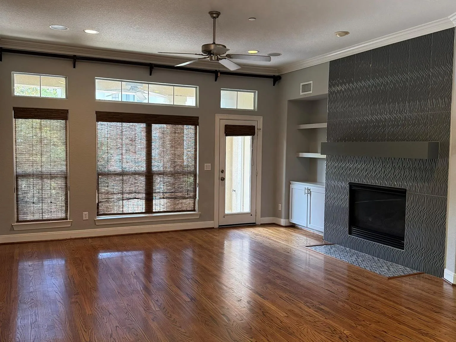 4 bed, 4.5 bath, 3244 sqft, $4,750 — Photo 3