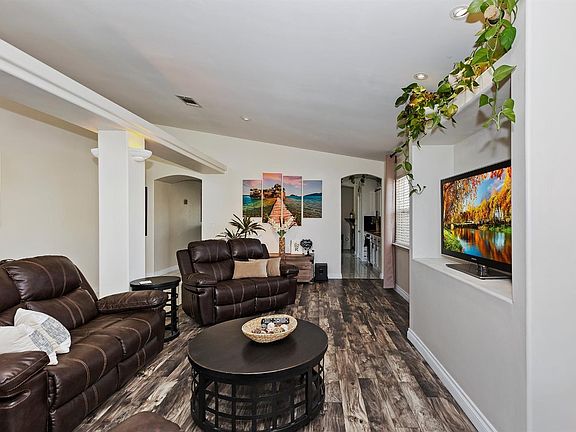 4th image of 15023 Shady Elm Ln