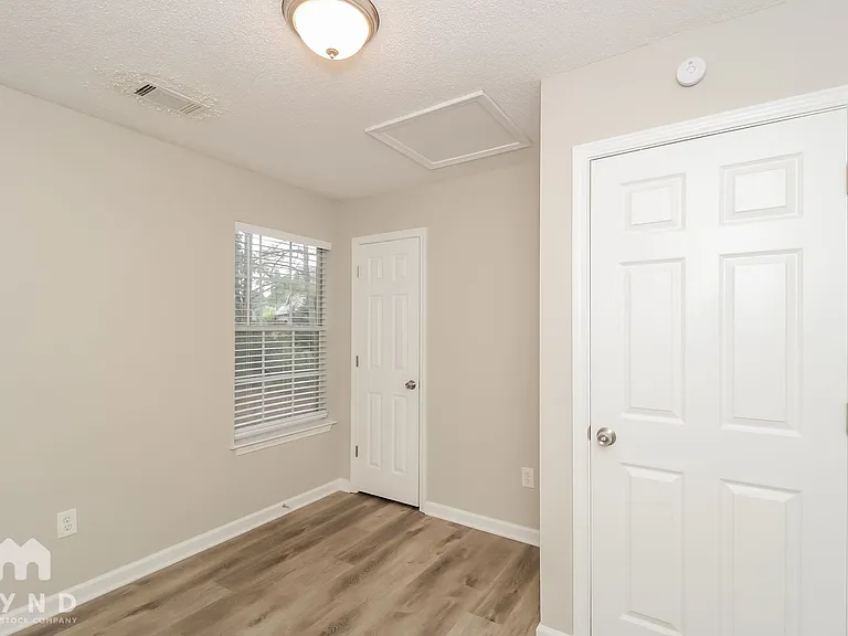 314 Summer Cv SW — Photo 12
