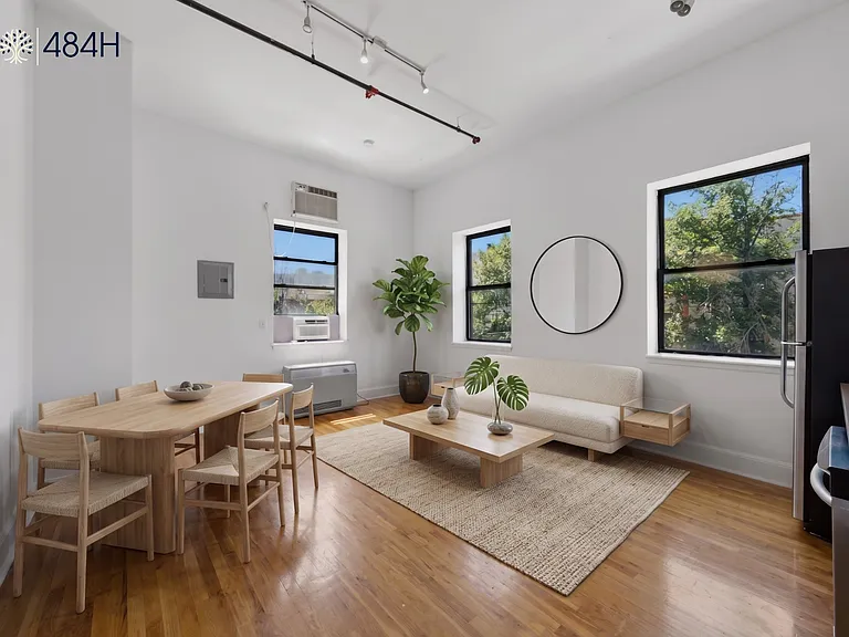 484 Humboldt St #201 — Photo 4