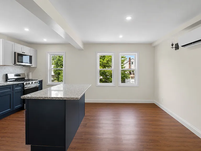 731 Humboldt St — Photo 6