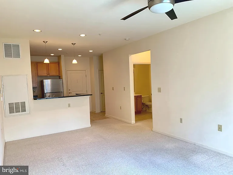 2655 Prosperity Ave #318 — Photo 12