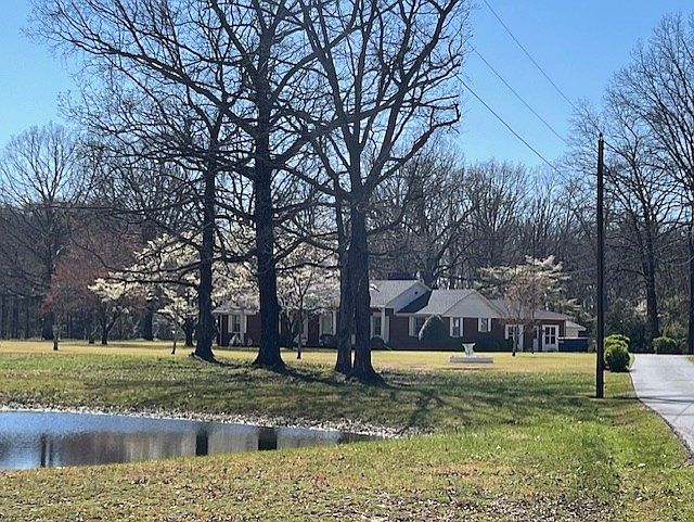 1st image of 1386 Chisholm Rd