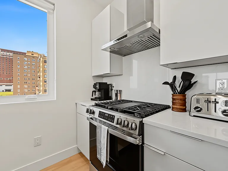 101 A Westminster Ave — Photo 31