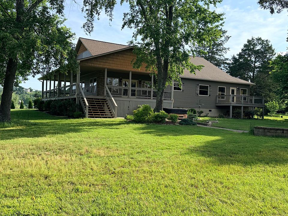1st image of 125 Cypress Dr
