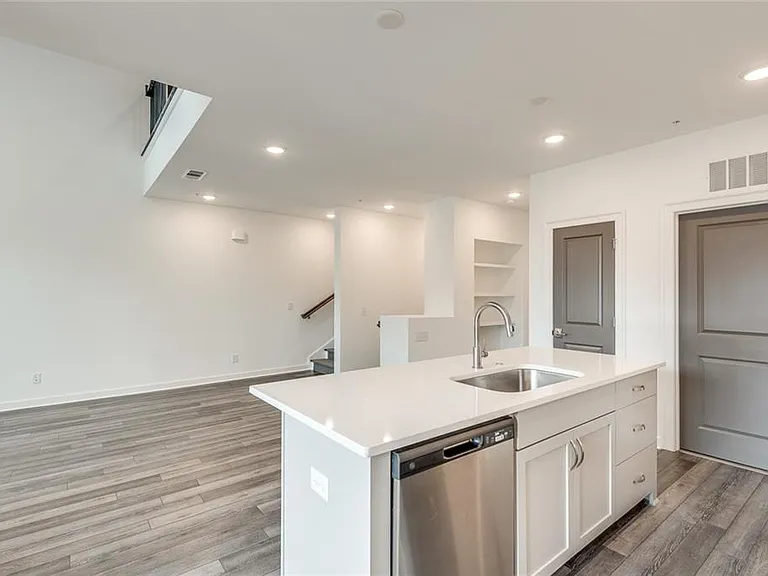 513 Burton Dr #808 — Photo 16