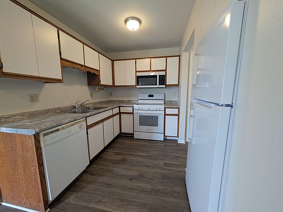2nd image of 1571 Girard Way APT 6
