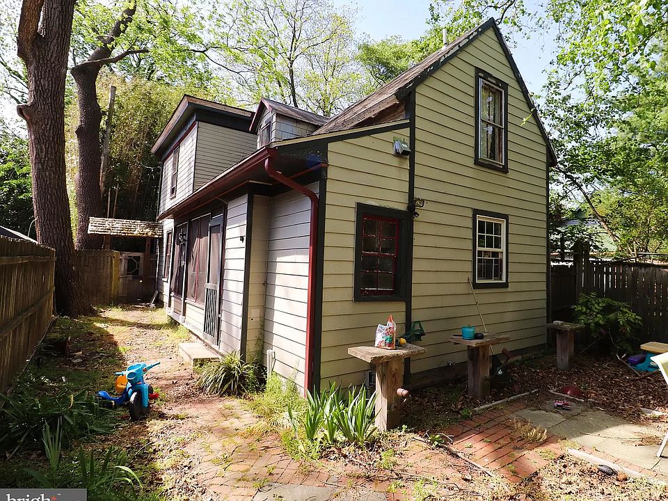 2nd image of 309 Lester Ct
