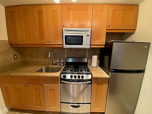1st image of 2320 Hoyt Ave S #1