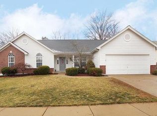572 Nantucket Pointe Dr, Grover, MO 63040