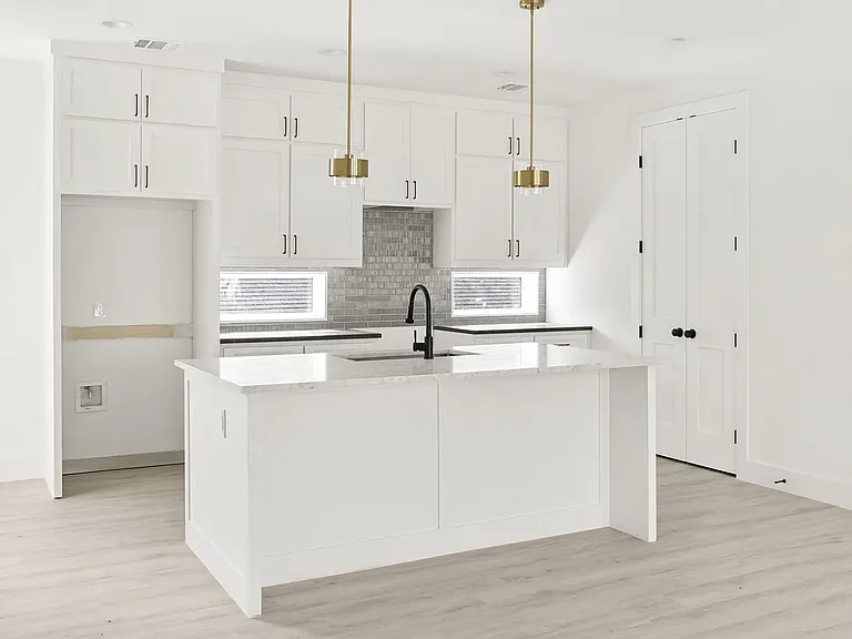 4711 Sylvester St #1 — Photo 15