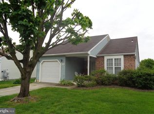 20 White Stone Ct, Mount Laurel, NJ 08054