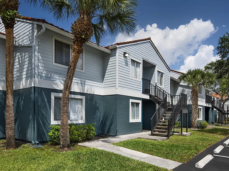 Sunny Lake Apartments — Photo 28