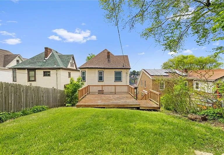 209 E Meyers St — Photo 3