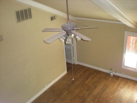 4th image of 113 Magnolia St APT B