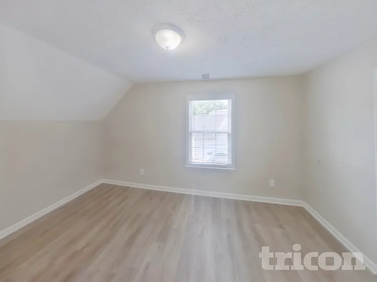 559 Heartland Ln — Photo 12