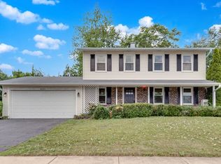 4000 Huntington Blvd, Hoffman Estates, IL 60192