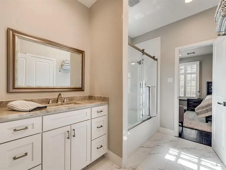 2902 N Pearl St — Photo 27