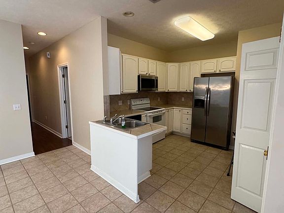 5th image of 395 Makenzie Ln #397