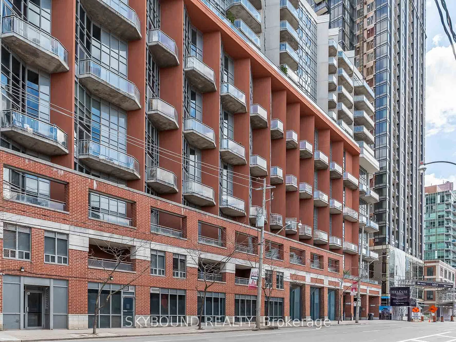 Space Lofts — Photo 2
