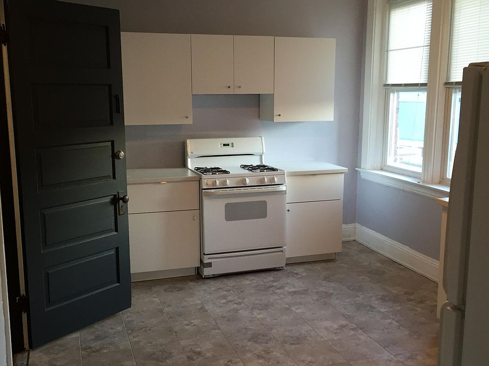 1st image of 4720 Vine St APT 1