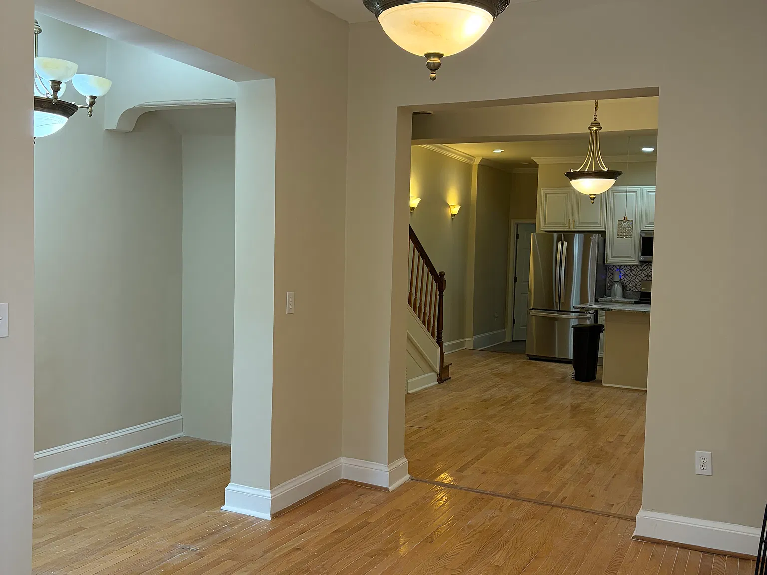 5 bed, 2500 sqft, $5,795 — Photo 3