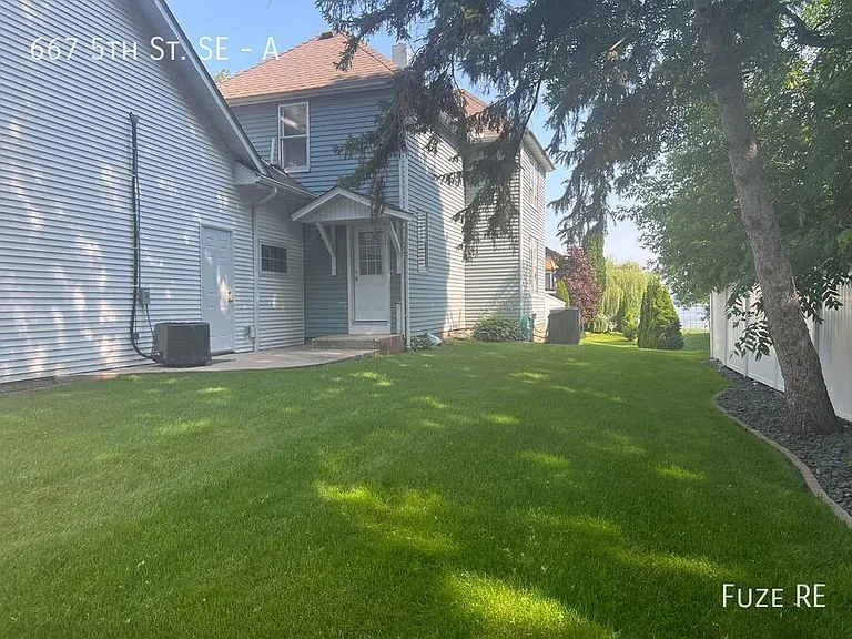 667 5th St SE #A — Photo 5