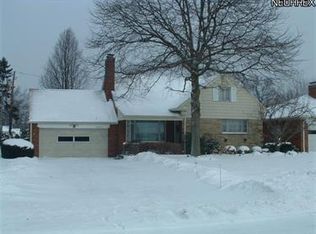 21230 Seabury Ave, Fairview Park, OH 44126