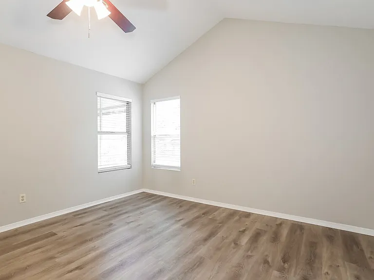 5966 Lazy Meadow Ct — Photo 9