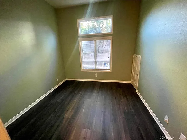 6 Emerald Gln — Photo 27