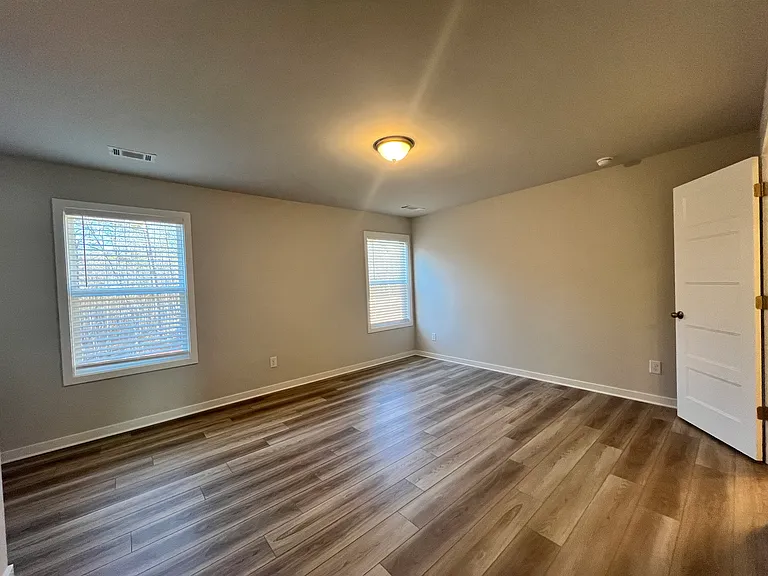 150 Rose Lake Ct — Photo 31