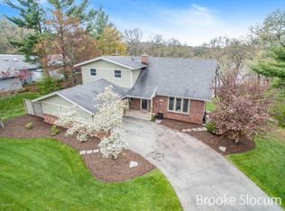 3851 Keeweenaw Dr NE, Grand Rapids, MI