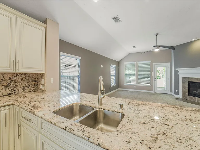 13715 Cypresswood Crossing Blvd — Photo 16
