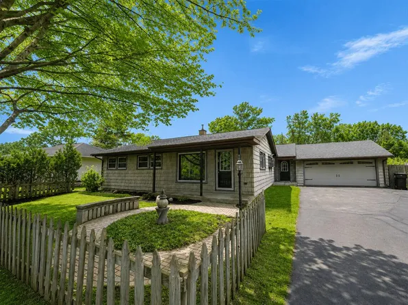5480 Wellesley Dr, Jackson, MI 49201