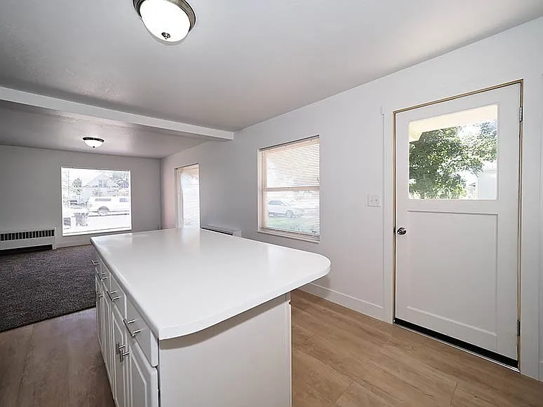 Res_6158llc_Densley_2345(Red Brick) — Photo 3