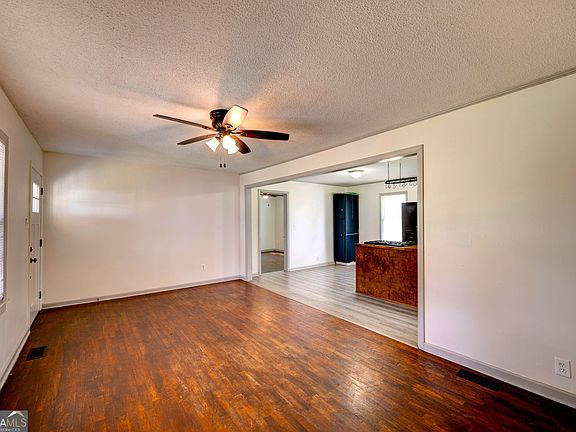 4th image of 714 Jones Ave